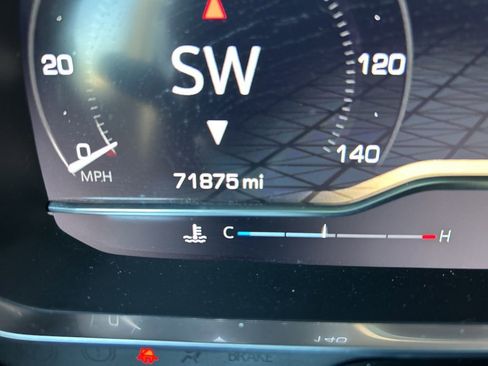 Used 2023 GMC Yukon SLT image 20