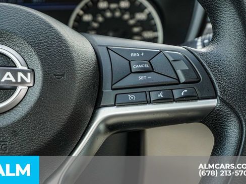 Used 2025 Nissan Altima 2.5 SV FWD image 30