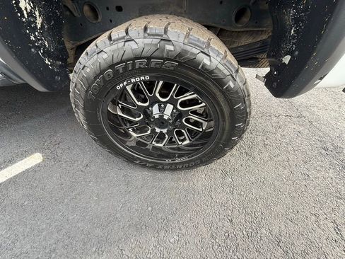 Used 2022 Chevrolet Silverado 2500 Custom w/ Custom Value Package image 9