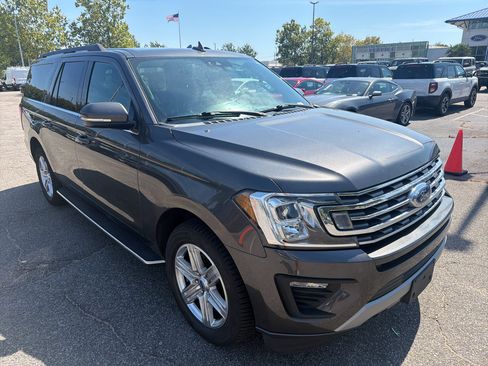 Used 2019 Ford Expedition Max XLT w/ Equipment Group 202A AWD/4WD image 3
