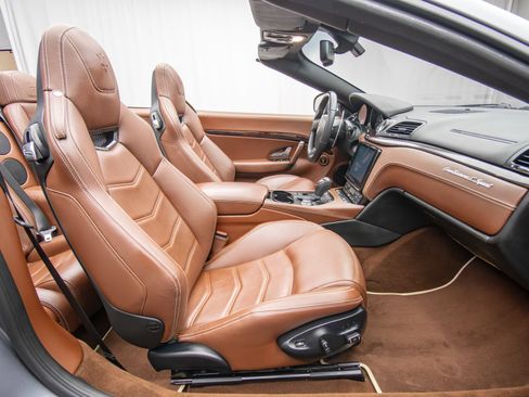 Used 2018 Maserati GranTurismo MC RWD image 19