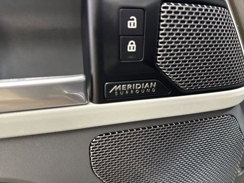 Used 2022 Land Rover Defender 90 X-Dynamic HSE image 25