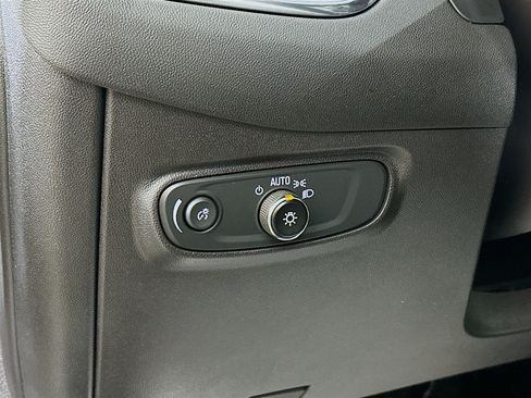 Used 2024 Chevrolet Equinox LT w/ LPO, Floor Liner Package FWD image 10
