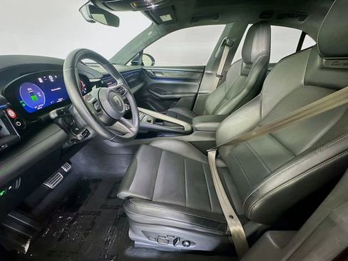 Used 2024 Porsche Macan Turbo Electric AWD/4WD image 21