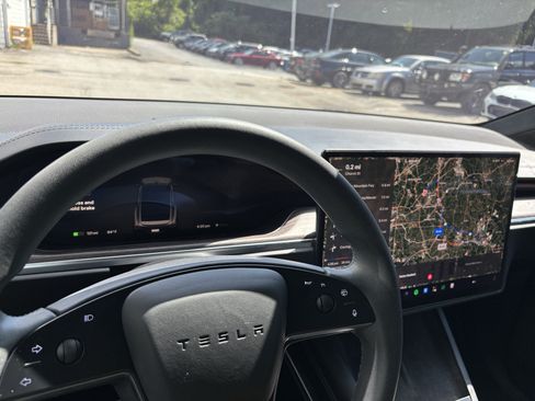 Used 2023 Tesla Model X AWD/4WD image 17