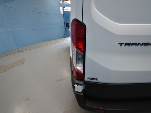 New 2026 Ford Transit 250 148 Medium Roof w/ Load Area Protection Package image 31