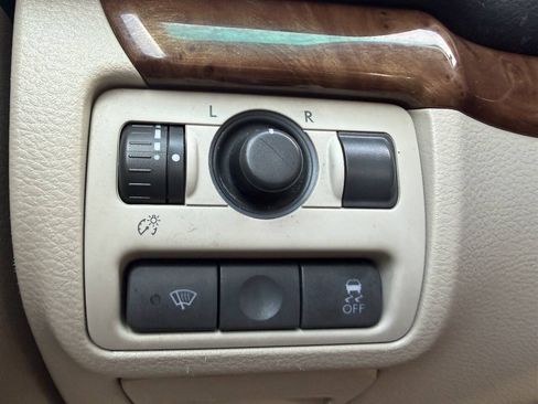 Used 2008 Subaru Outback 2.5i Limited L.L. Bean AWD/4WD image 26