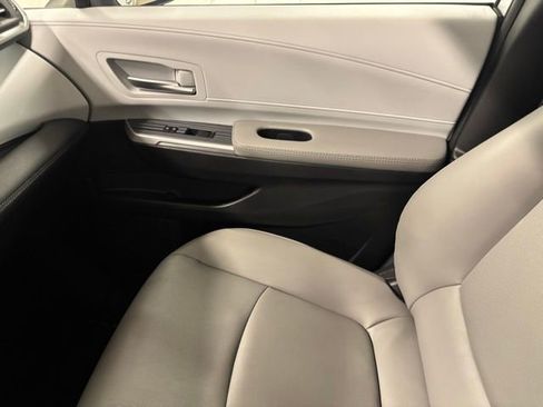 Certified 2025 Toyota Sienna XLE FWD image 15