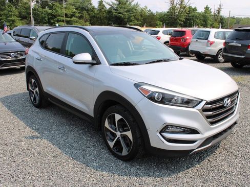 Used 2016 Hyundai Tucson Limited w/ Option Group 03 AWD/4WD image 4