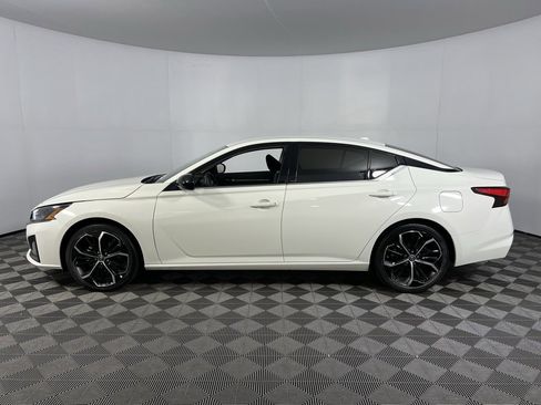 Used 2025 Nissan Altima 2.5 SR image 9