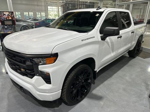 Used 2024 Chevrolet Silverado 1500 Custom RWD image 1