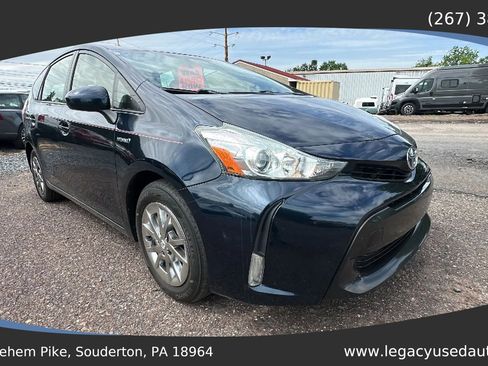 Used 2017 Toyota Prius V Four FWD image 28