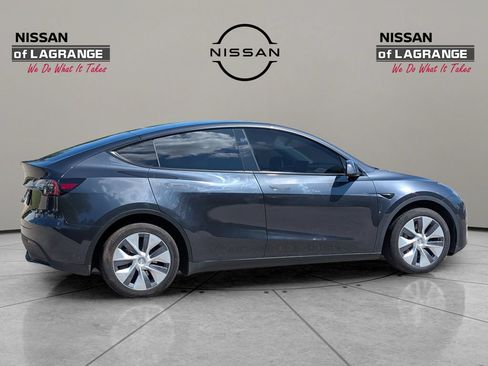 Used 2024 Tesla Model Y Long Range AWD/4WD image 4