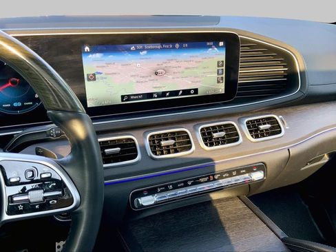 Used 2022 Mercedes-Benz GLS 450 4MATIC image 7