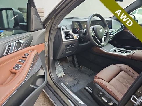 Used 2025 BMW X5 xDrive40i w/ Parking Assistance Package image 10