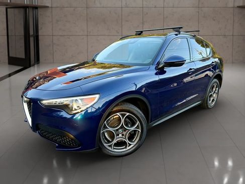 Used 2018 Alfa Romeo Stelvio Sport w/ Quick Order Package 22J Sport AWD/4WD image 3