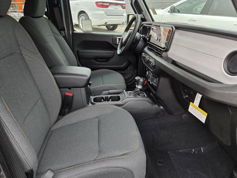 New 2026 Jeep Gladiator Sport image 34