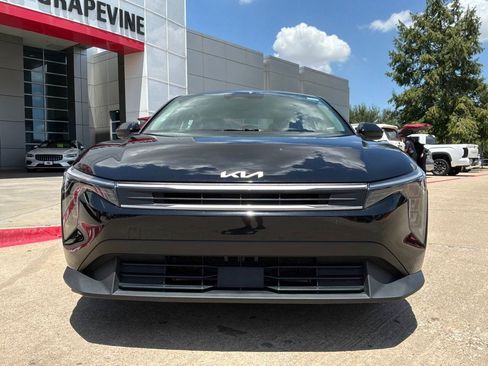Used 2025 Kia K4 FWD image 3