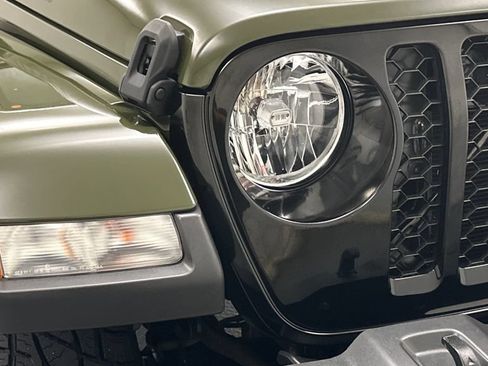 Used 2022 Jeep Gladiator Sport AWD/4WD image 25