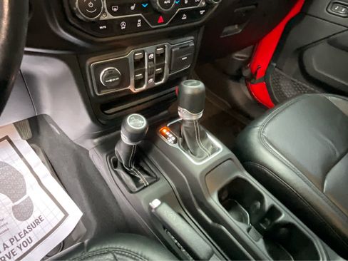 Used 2022 Jeep Wrangler Unlimited Sahara w/ LED Lighting Group AWD/4WD image 21