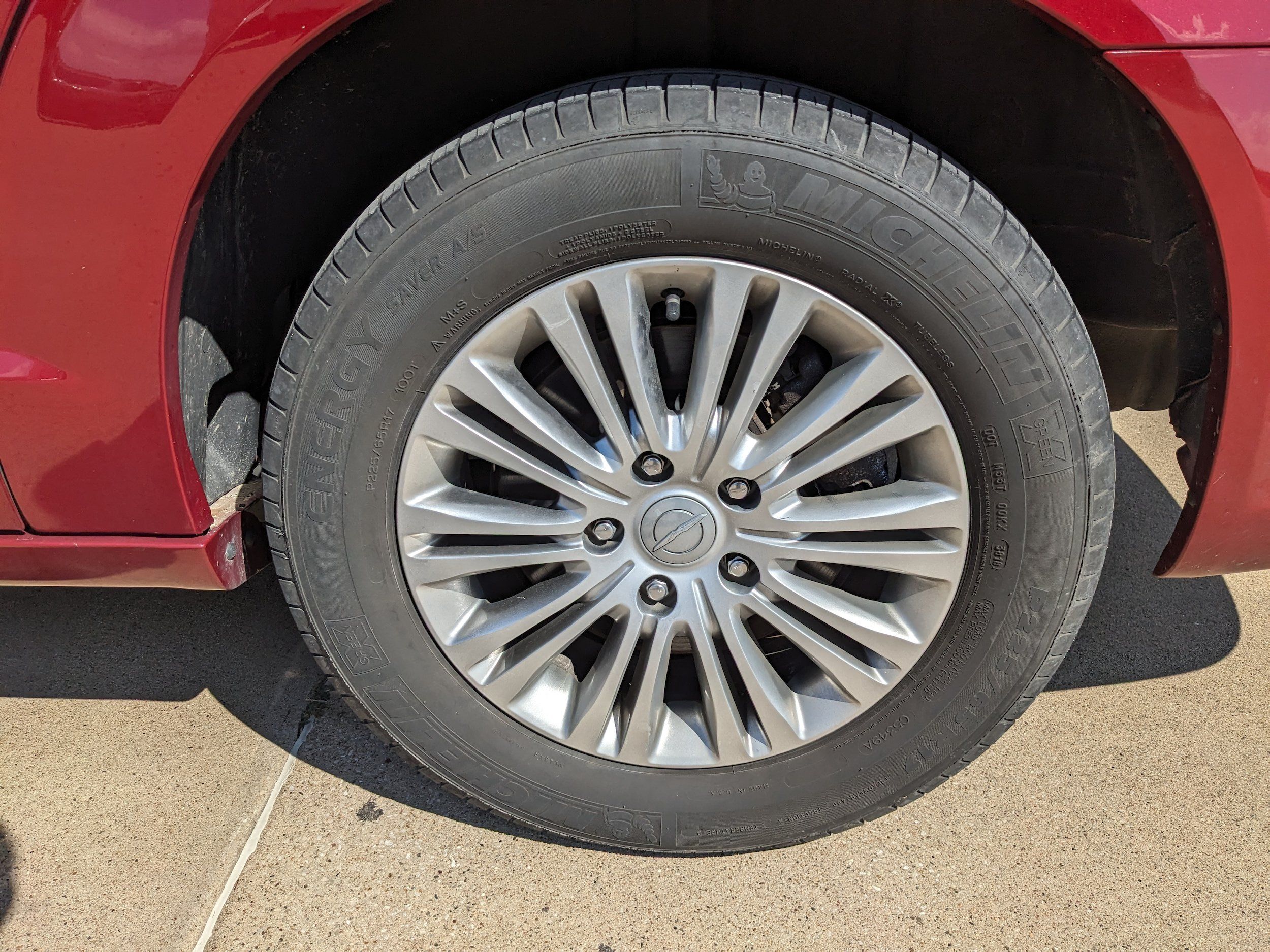Used 2016 Chrysler Town & Country Touring-L FWD image 12