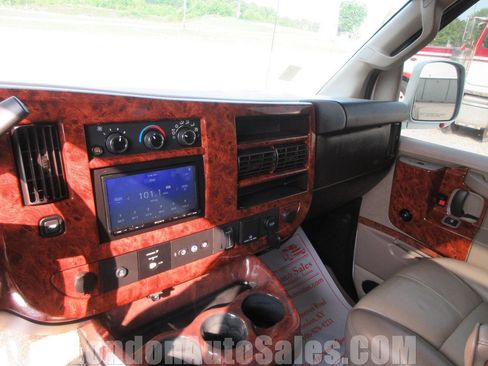 Used 2017 GMC Savana 2500 image 11