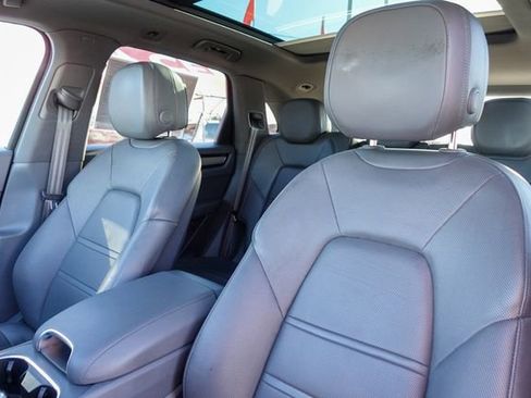 Used 2019 Porsche Cayenne image 22