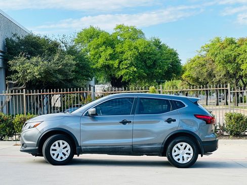 Used 2019 Nissan Rogue Sport S FWD image 6