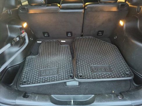 Used 2017 Jeep Cherokee Trailhawk w/ Cold Weather Group image 6