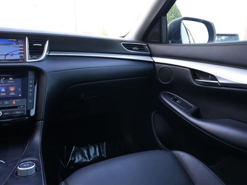 Used 2019 INFINITI QX50 Luxe w/ Navigation Package image 8