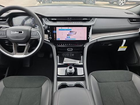 New 2026 Jeep Grand Cherokee L 2WD image 16