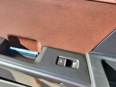 Used 2021 Ford F150 Lariat w/ Equipment Group 502A High image 10