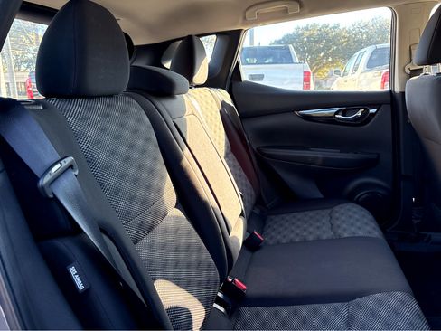 Used 2022 Nissan Rogue Sport SV image 8