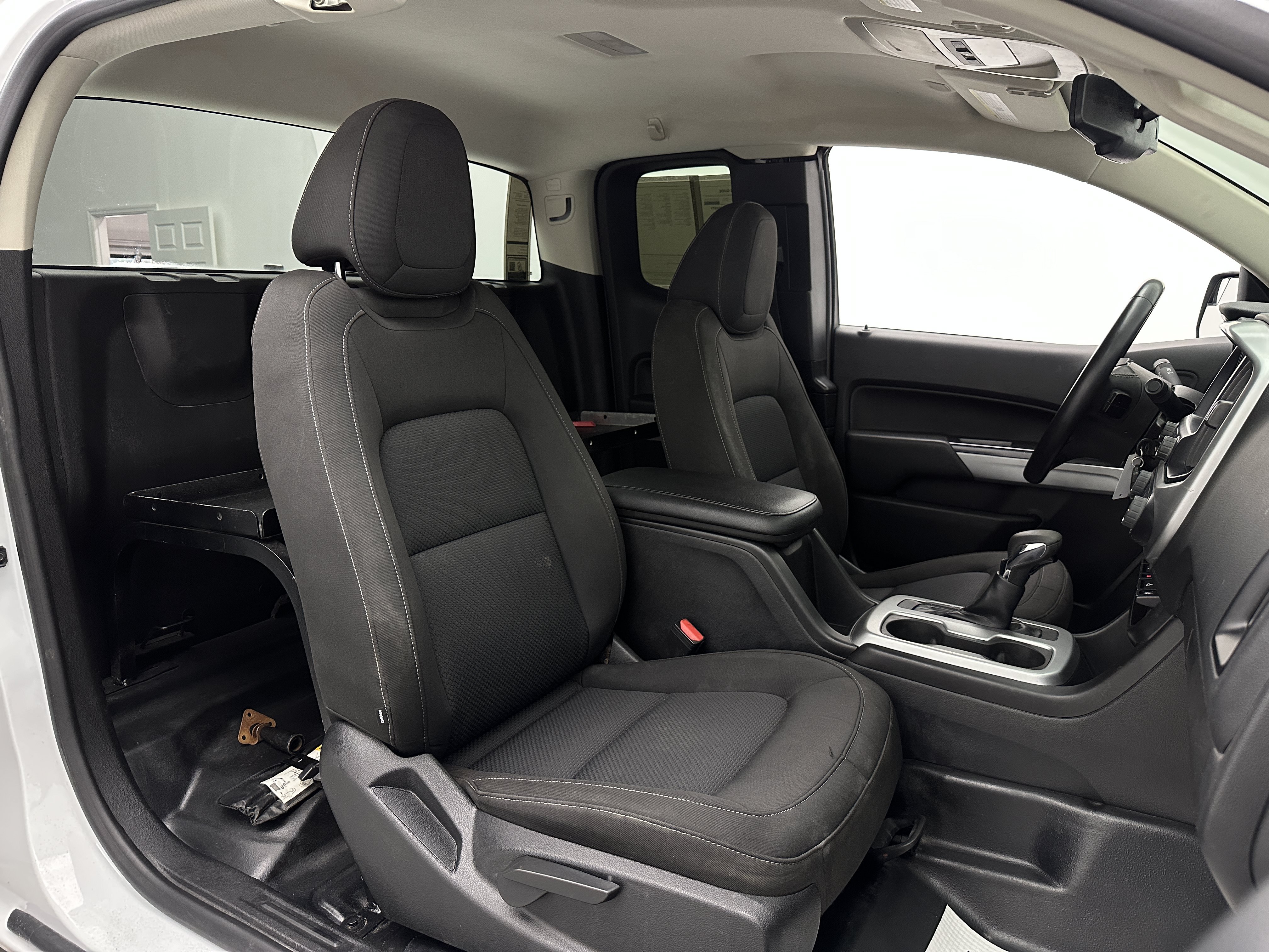 Used 2022 Chevrolet Colorado LT w/ Fleet Safety Package RWD image 34