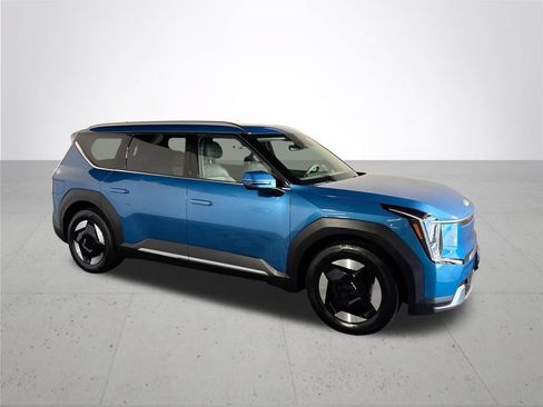 Used 2024 Kia EV9 Wind AWD/4WD image 4