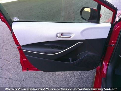 Used 2021 Toyota Corolla SE w/ Carpet Mat Package (TMS) image 12