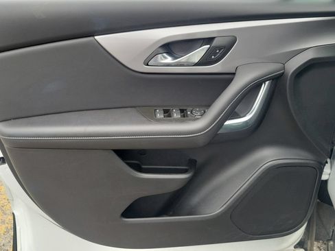 Certified 2025 Chevrolet Blazer LT FWD image 18
