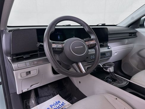 Certified 2025 Hyundai Kona SEL AWD/4WD image 9