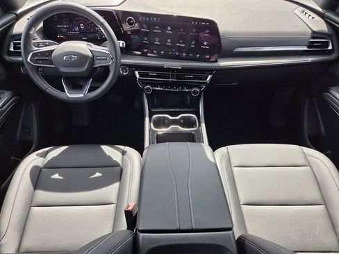 Used 2026 Chevrolet Traverse LT w/ Midnight/Sport Edition FWD image 13