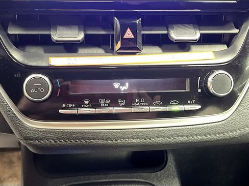 Used 2025 Toyota Corolla SE image 16