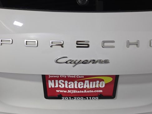 Used 2018 Porsche Cayenne Platinum Edition image 29