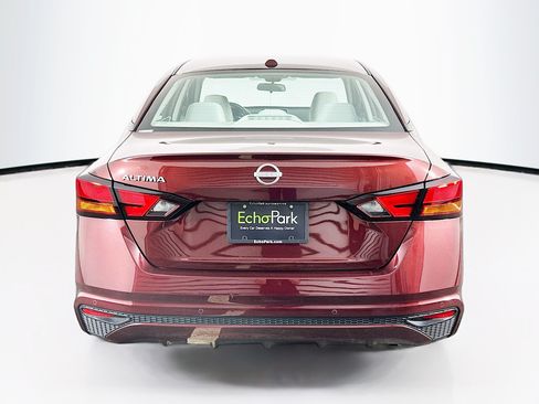 Used 2025 Nissan Altima 2.5 SV FWD image 7