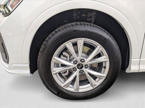 New 2025 Audi Q3 2.0T Premium image 9