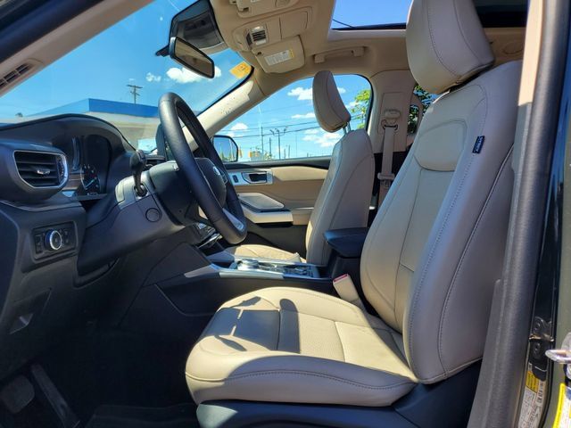 Used 2024 Ford Explorer Limited w/ Limited Technology Package AWD/4WD image 5