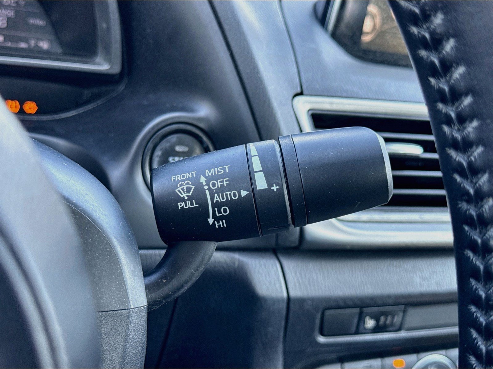 Used 2018 MAZDA MAZDA3 Touring FWD image 17