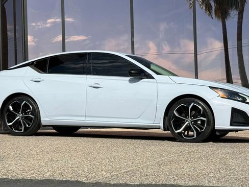 Used 2023 Nissan Altima 2.5 SR image 16