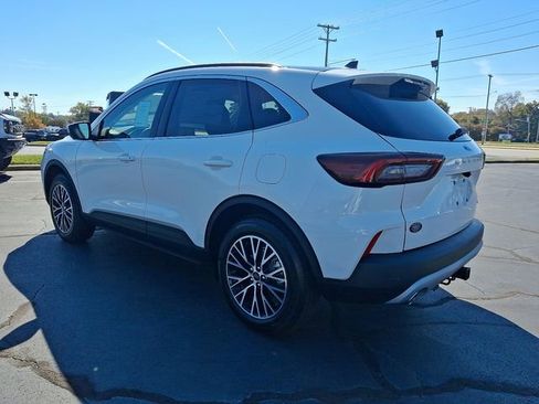 New 2025 Ford Escape SE w/ PHEV Premium Package FWD image 4