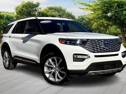 Certified 2023 Ford Explorer Platinum w/ Technology Package