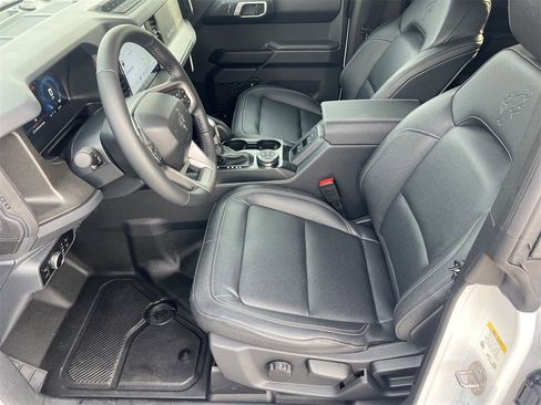 New 2025 Ford Bronco Badlands image 18