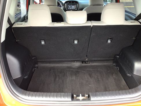 Used 2020 Kia Soul LX FWD image 13